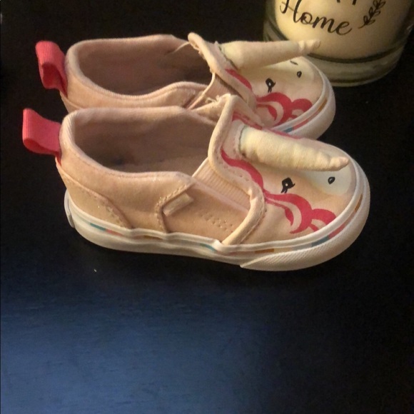 Vans - Picture 2 of 4